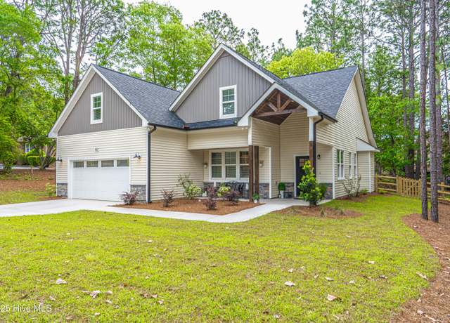 Property at 102 Dartmoor Ln, West End, NC 27376, 4 beds, 2.5 baths