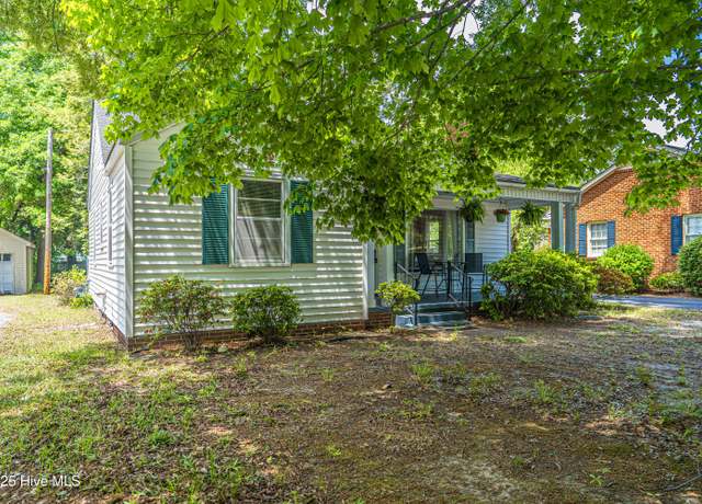 Property at 513 Atkinson St, Laurinburg, NC 28352, 3 beds, 1 bath