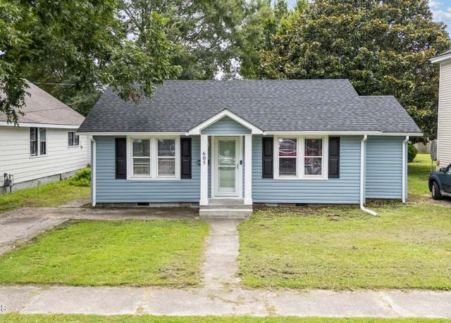 Property at 605 Maple St, Elizabeth City, NC 27909, 3 beds, 2 baths