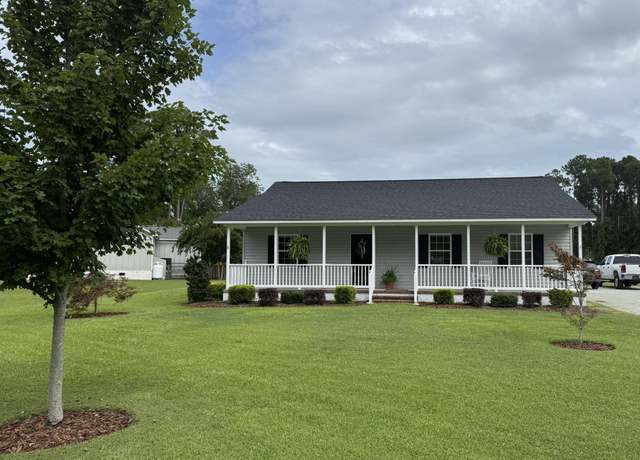 Property at 109 Ferry Dock Rd, Gloucester, NC 28528, 3 beds, 2 baths