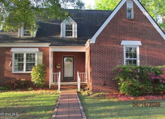 Property at 203 W 16th St, Lumberton, NC 28358, 4 beds, 2.5 baths