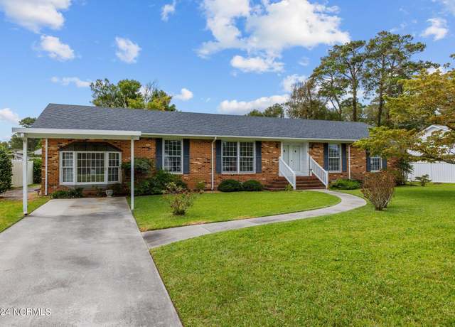 Property at 218 Rochelle Dr, Morehead City, NC 28557, 3 beds, 3 baths