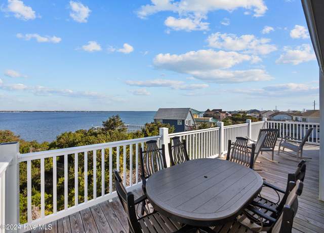 Property at 2610 Emerald Dr, Emerald Isle, NC 28594, 4 beds, 3.5 baths