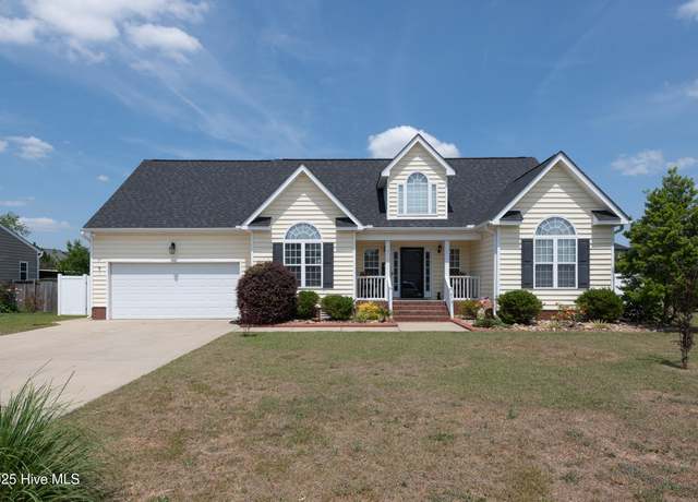 Property at 2721 N Chatham Ct, Winterville, NC 28590, 3 beds, 2 baths