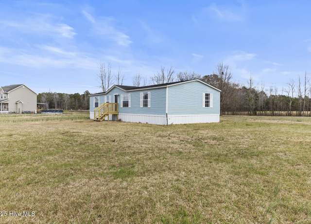 Property at 1612 White Oak River Rd, Maysville, NC 28555, 3 beds, 2 baths