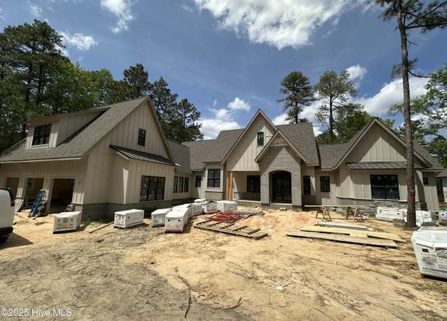 Property at 6 Middlebury Ct, Pinehurst, NC 28374, 5 beds, 5.5 baths