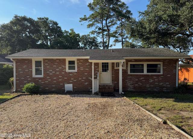 Property at 4309 Ocean Breeze Ave SW, Shallotte, NC 28470, 3 beds, 1 bath