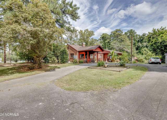 Property at 301 Green Springs Rd, New Bern, NC 28560, 4 beds, 3 baths