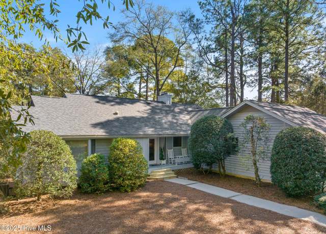 Property at 85 Hillcrest Rd, Pinehurst, NC 28374, 3 beds, 3.5 baths