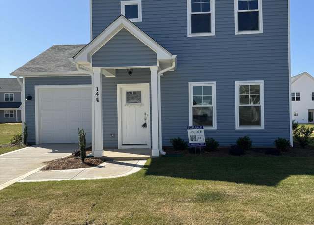 Property at 144 Lucky Ln, Raeford, NC 28376, 3 beds, 2.5 baths