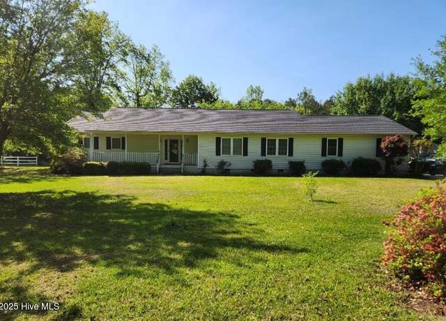 Property at 1548 Ashton Lake Rd, Burgaw, NC 28425, 3 beds, 3 baths