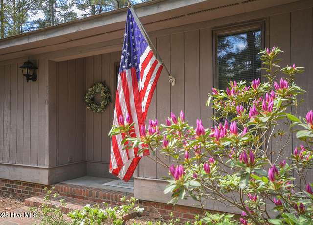 Property at 190 Westchester Cir, Pinehurst, NC 28374, 3 beds, 2 baths