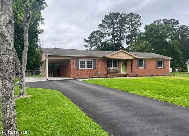 Property at 115 Oak Hills Dr, Rocky Point, NC 28457, 3 beds, 2 baths