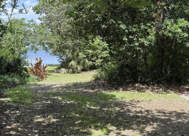 Property at 1704 River Dr, New Bern, NC 28560