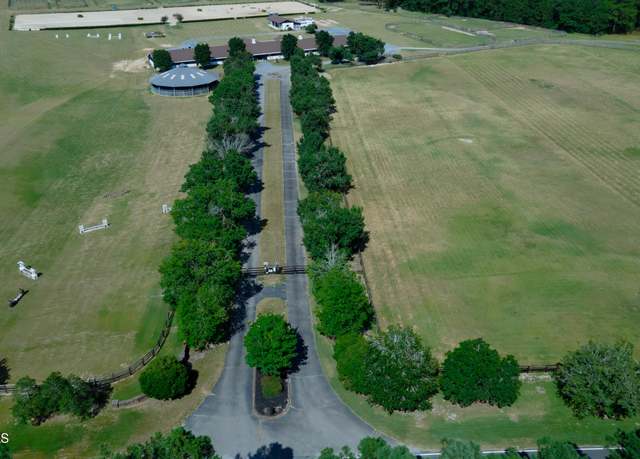 Property at 450 Addor Rd, Aberdeen, NC 28315, 3 beds, 2.5 baths