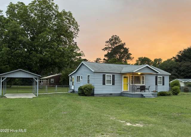 Property at 16980 Barnes Dr, Laurinburg, NC 28352, 2 beds, 2 baths