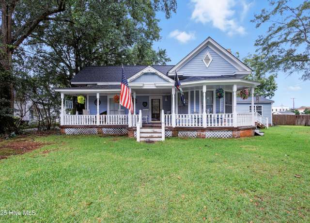 Property at 207 S Walker St, Burgaw, NC 28425, 3 beds, 2 baths