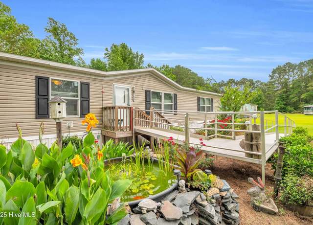 Property at 2274 New Rd, Burgaw, NC 28425, 3 beds, 2 baths
