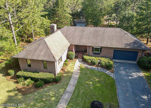 Property at 75 Harlow Rd, Pinehurst, NC 28374, 3 beds, 3.5 baths