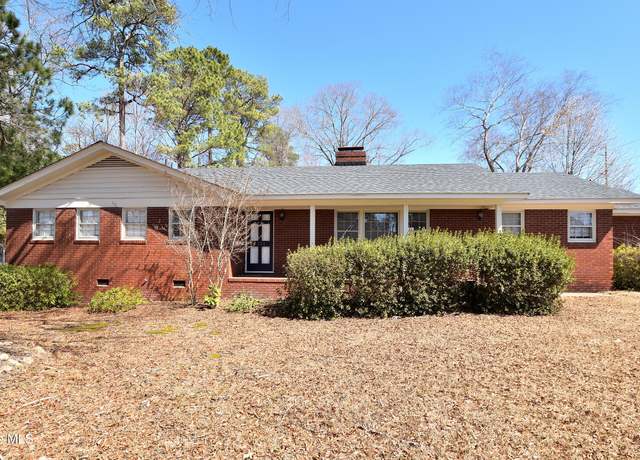 Property at 1301 Goldrock Rd, Rocky Mount, NC 27804, 4 beds, 2.5 baths