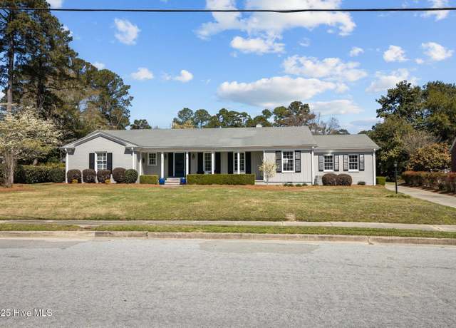 Property at 1202 Sutton Dr, Kinston, NC 28501, 4 beds, 3.5 baths