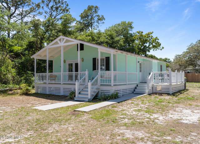 Property at 109 NE 17th St, Oak Island, NC 28465, 3 beds, 1.5 baths