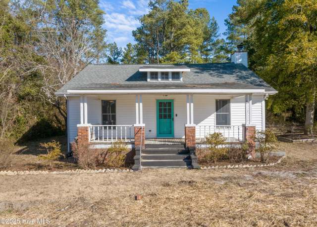 Property at 905 E Main St, Aberdeen, NC 28315, 2 beds, 2 baths