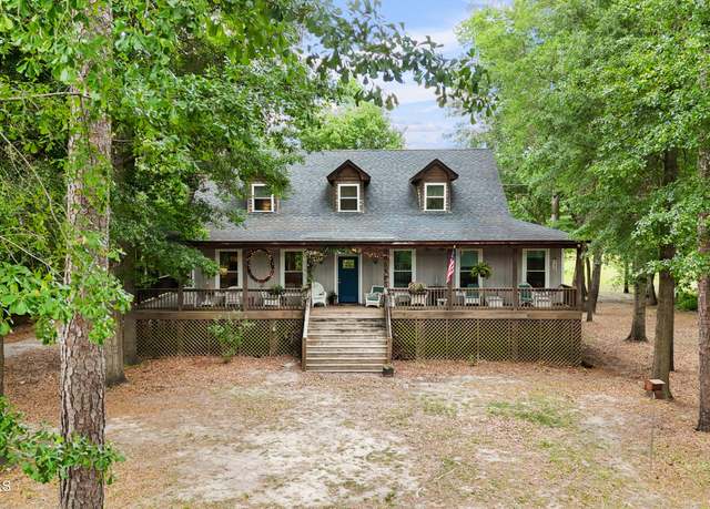 Property at 901 Riverview Dr, Burgaw, NC 28425, 4 beds, 3.5 baths