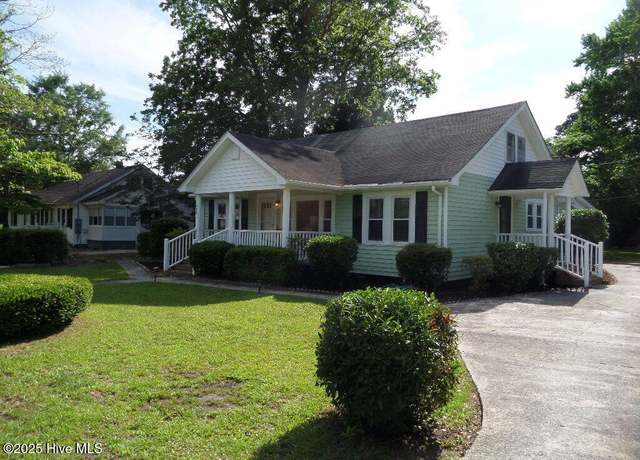 Property at 108 Swan Point Rd, Bayboro, NC 28515, 3 beds, 2 baths