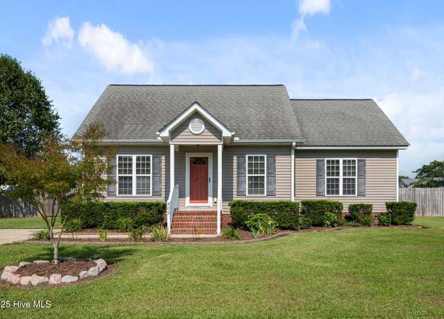 Property at 402 Northgate Dr, Washington, NC 27889, 3 beds, 2 baths