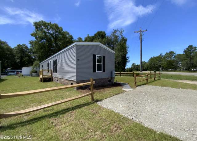 Property at 3161 Boones Neck Rd SW, Supply, NC 28462, 3 beds, 2 baths