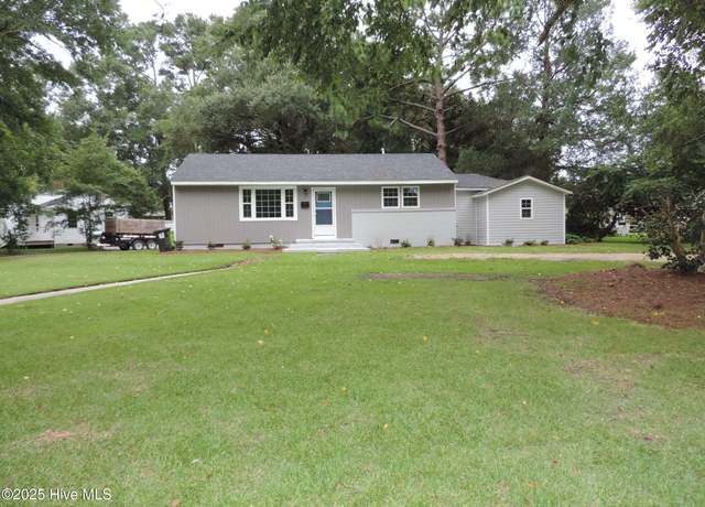 Property at 2001 Center Ave, New Bern, NC 28560, 4 beds, 2 baths