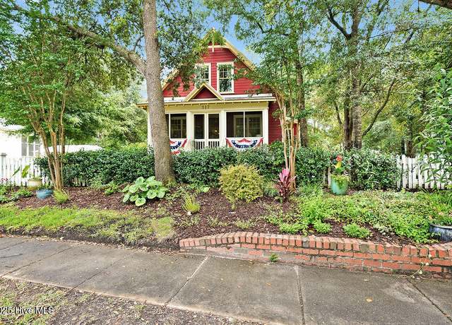 Property at 317 Fire Fly Ln, Southport, NC 28461, 3 beds, 2.5 baths