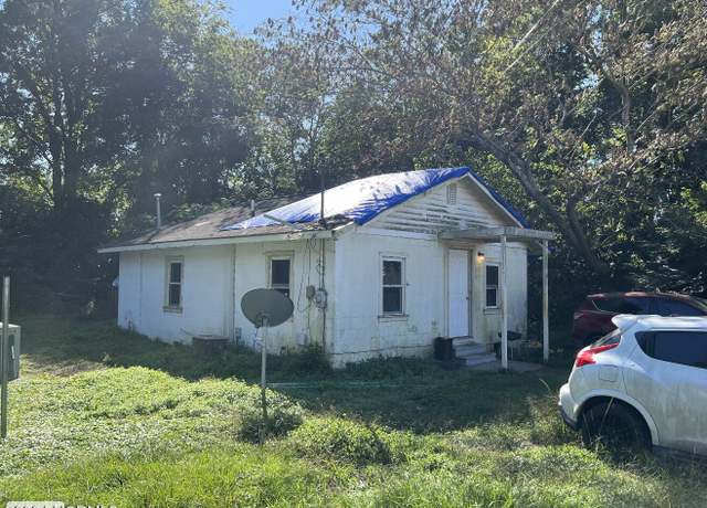 Property at 1116 Phillips St, Clinton, NC 28328, 2 beds, 1 bath