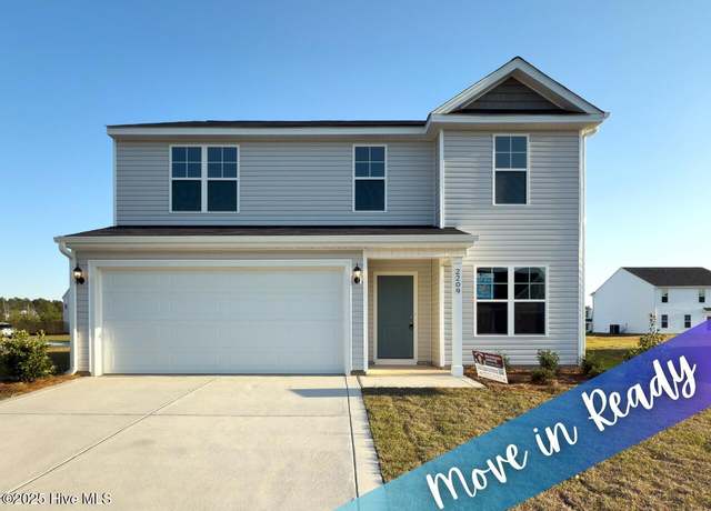 Property at 2209 Roadster Pony Ln, Hope Mills, NC 28348, 4 beds, 2.5 baths