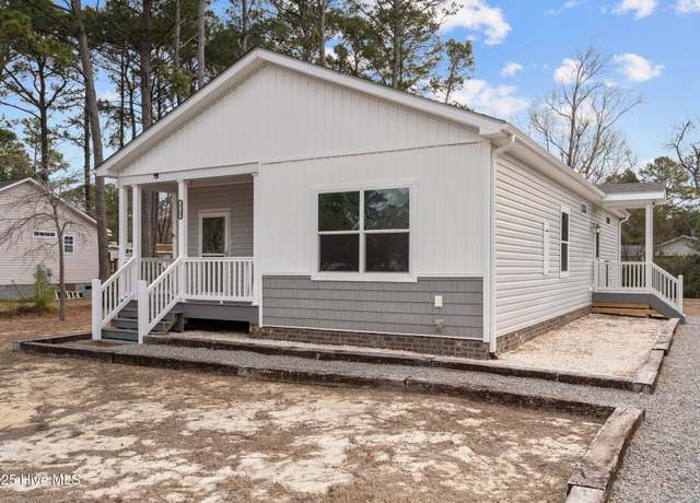 Property at 3760 Oakwood Dr SE, Southport, NC 28461, 3 beds, 2 baths