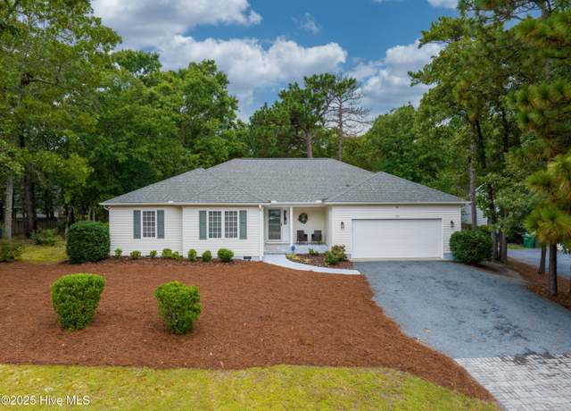 Property at 270 Wheeling Dr, Pinehurst, NC 28374, 3 beds, 2 baths
