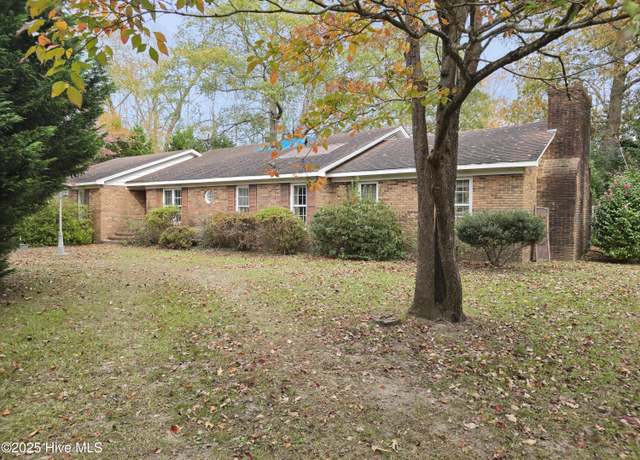 Property at 503 Castleton Dr, Hertford, NC 27944, 4 beds, 2 baths