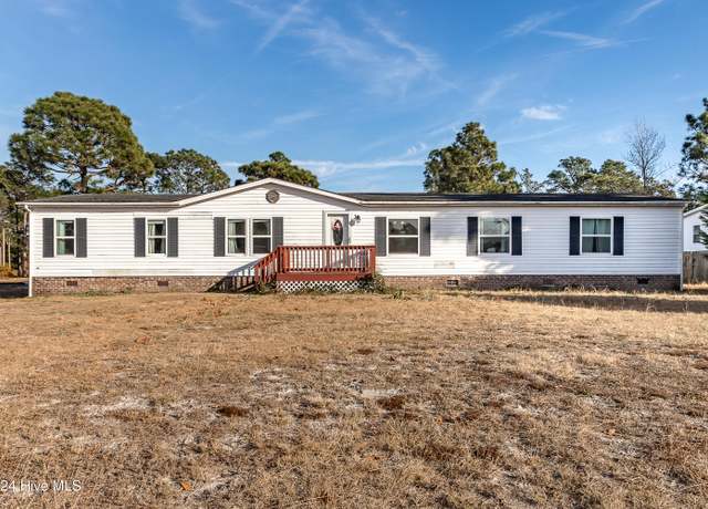 Property at 214 N Cambridge St, Hubert, NC 28539, 3 beds, 2 baths