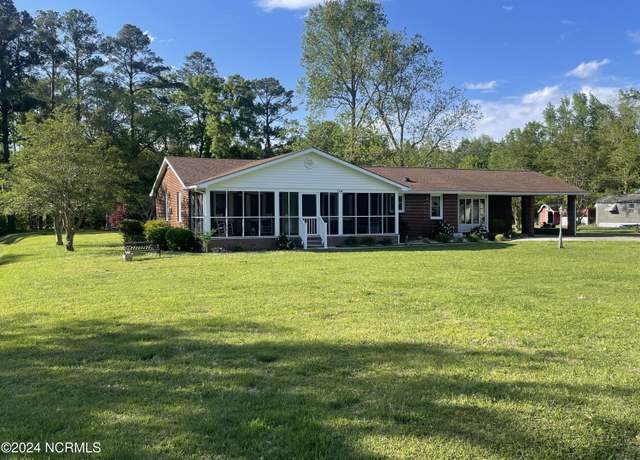Property at 114 Seventh St, Creswell, NC 27928, 2 beds, 2 baths