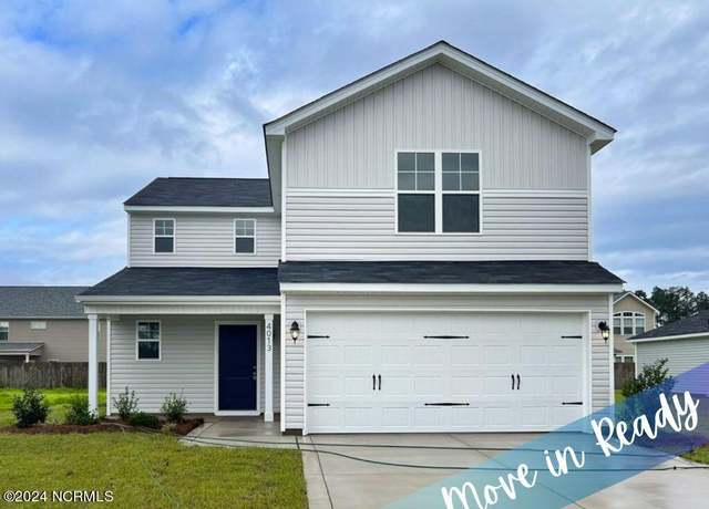 Property at 4013 Racking Horse Rd, Hope Mills, NC 28348, 4 beds, 2.5 baths