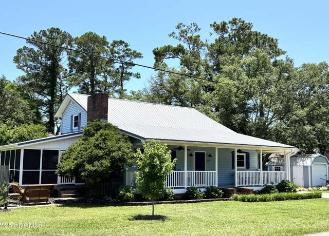 Property at 712 Longleaf Dr, Southport, NC 28461, 3 beds, 3.5 baths
