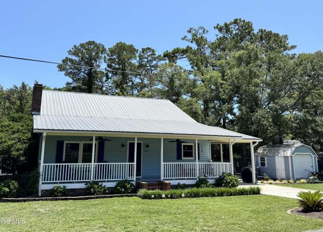 Property at 712 Longleaf Dr, Southport, NC 28461, 3 beds, 3.5 baths