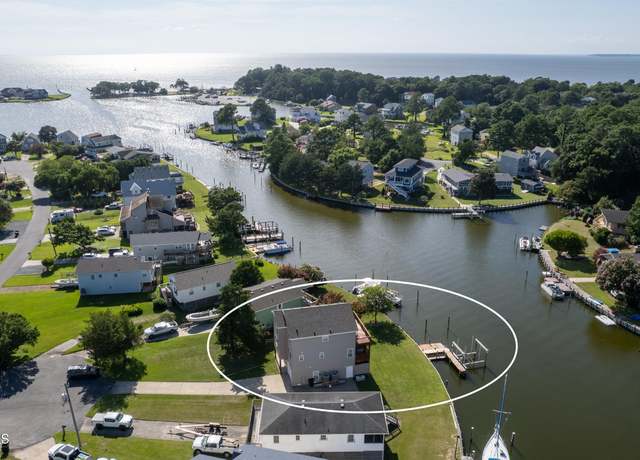 Property at 105 Galleon Ct, Kill Devil Hills, NC 27948, 4 beds, 3.5 baths