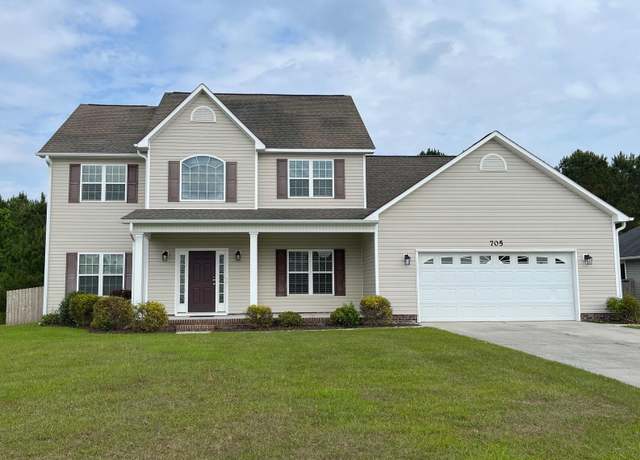 Property at 705 Shearwater Ln, Swansboro, NC 28584, 5 beds, 3.5 baths