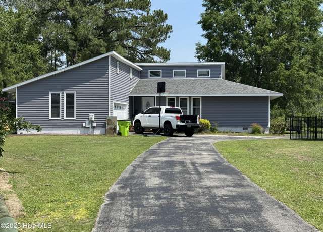 Property at 107 Knottline Rd, New Bern, NC 28562, 3 beds, 2 baths