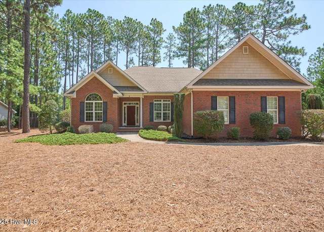 Property at 8 Rutledge Ln, Pinehurst, NC 28374, 3 beds, 2 baths