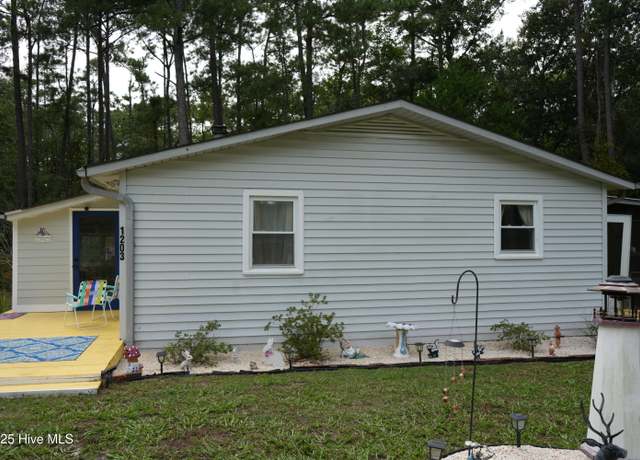 Property at 1203 Ocean Trail Ct SW, Supply, NC 28462, 3 beds, 1 bath