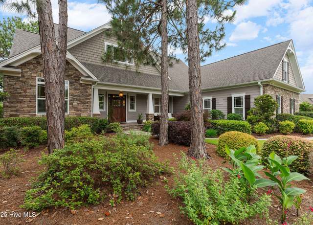 Property at 2584 Parkridge Dr, Southport, NC 28461, 4 beds, 3 baths