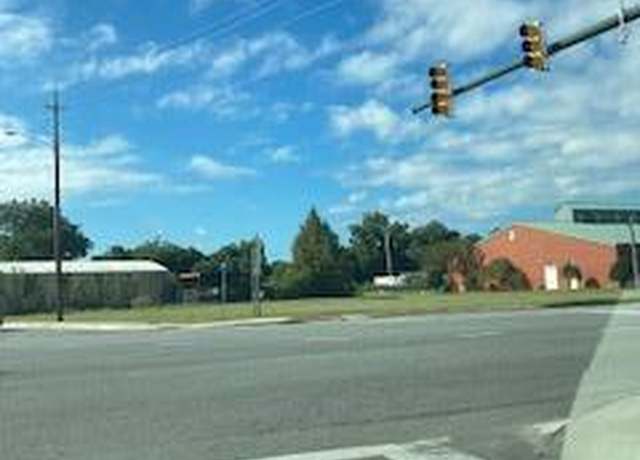 Property at 1301 Broad St, New Bern, NC 28560